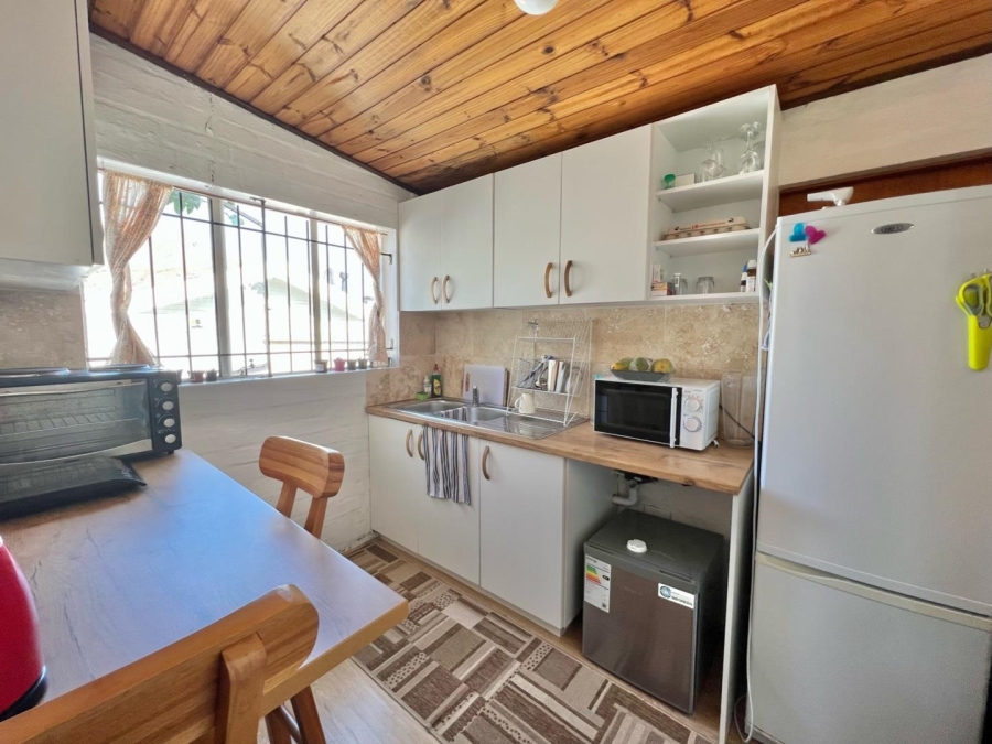 To Let 1 Bedroom Property for Rent in Uniepark Western Cape